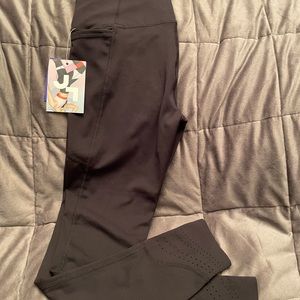 Women’s 7/8 length high-rise legging